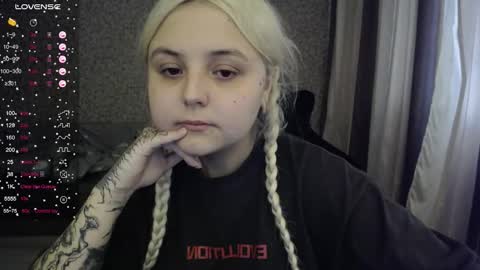 Snapshot of vendymories chatting on 1, 10, 2025 eva 3 online show from 1, 10, 2025