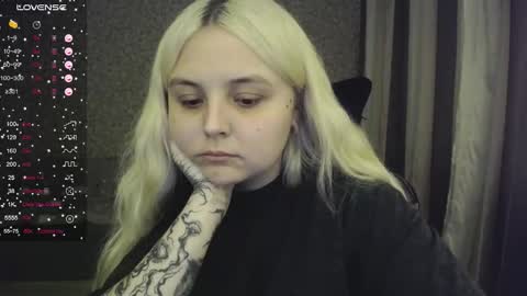 Snapshot of vendymories chatting on 2, 10, 2025 eva 3 online show from 2, 10, 2025