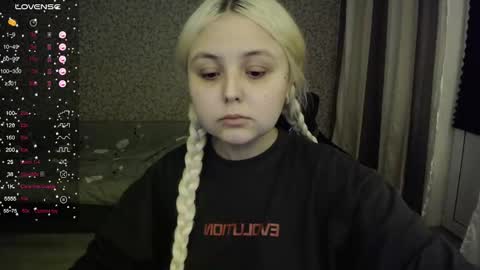 Snapshot of vendymories chatting on 4, 10, 2025 eva 3 online show from 4, 10, 2025