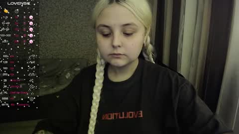 Snapshot of vendymories chatting on 11, 10, 2025 eva 3 online show from 11, 10, 2025