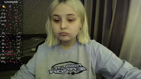 Snapshot of vendymories chatting on 23, 10, 2025 eva 3 online show from 23, 10, 2025