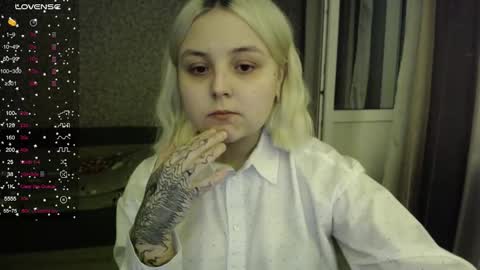 Snapshot of vendymories chatting on 26, 10, 2025 eva 3 online show from 26, 10, 2025