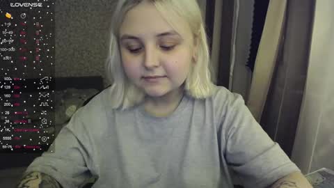 Snapshot of vendymories chatting on 3, 11, 2025 eva 3 online show from 3, 11, 2025