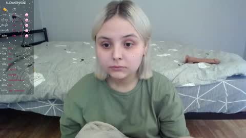 Snapshot of vendymories chatting on 15, 12, 2025 eva 3 online show from 15, 12, 2025