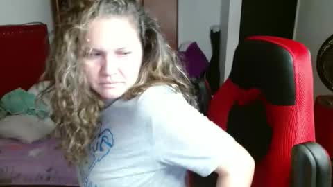 Snapshot of venecasexy44 chatting on 28, 11, 2025 venecasexy44 online show from 28, 11, 2025