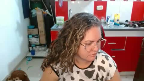 Snapshot of venecasexy44 chatting on 8, 1, 2026 venecasexy44 online show from 8, 1, 2026