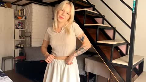 Snapshot of venessabonavia chatting on 23, 10, 2025 Lisa online show from 23, 10, 2025