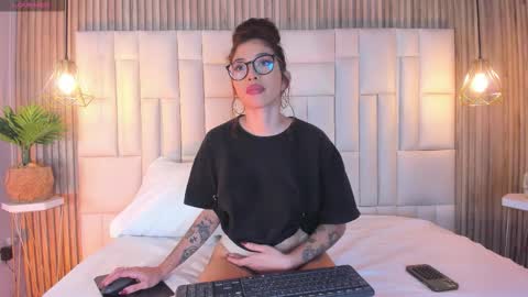 venez sofia  online show from 16, 12, 2025