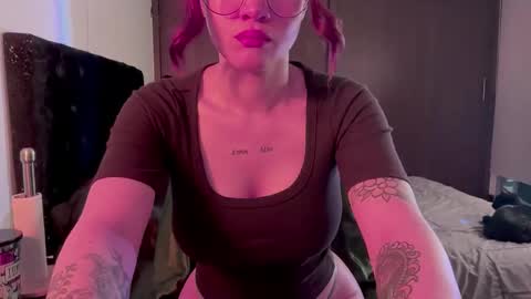 Lanna   online show from 15, 10, 2025