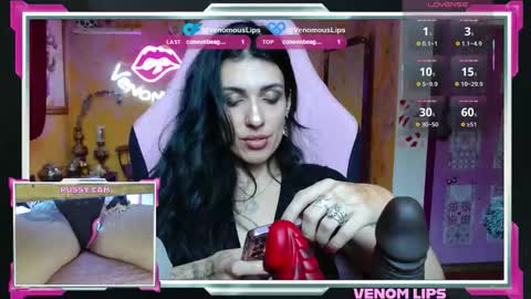Snapshot of venomouslips chatting on 12, 9, 2025 VenomLips online show from 12, 9, 2025