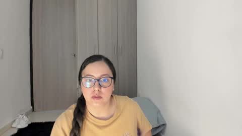 Snapshot of venus_cat_ chatting on 5, 10, 2025 Venus online show from 5, 10, 2025