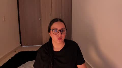 Snapshot of venus_cat_ chatting on 6, 10, 2025 Venus online show from 6, 10, 2025