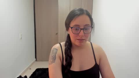 Snapshot of venus_cat_ chatting on 13, 10, 2025 Venus online show from 13, 10, 2025