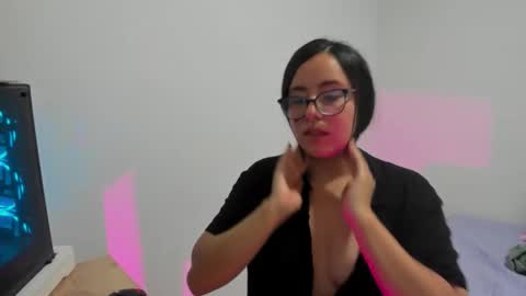 Snapshot of venus_cat_ chatting on 22, 10, 2025 Venus online show from 22, 10, 2025