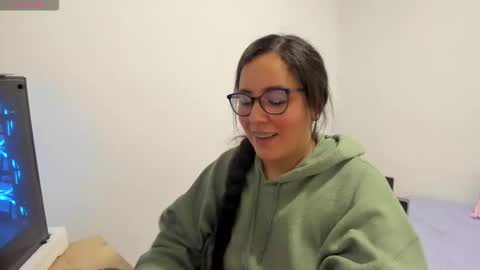 Snapshot of venus_cat_ chatting on 23, 10, 2025 Venus online show from 23, 10, 2025