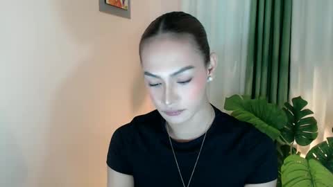 Venus Sunrise Bombshell online show from 20, 12, 2025