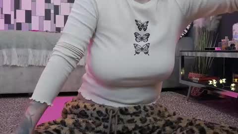 venusinylons online show from 13, 1, 2026