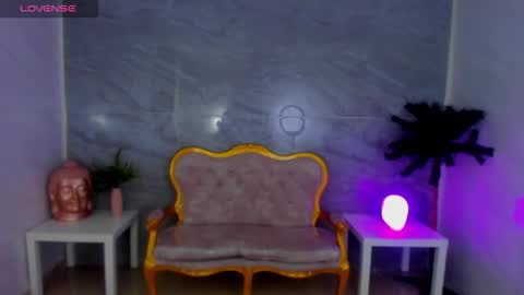 venuss online show from 30, 10, 2025