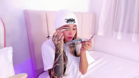 Snapshot of venusvan chatting on 10, 10, 2025 Shelly online show from 10, 10, 2025