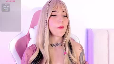 Snapshot of venusvan chatting on 17, 10, 2025 Shelly online show from 17, 10, 2025