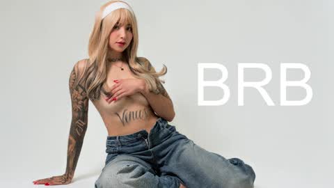 Snapshot of venusvan chatting on 24, 11, 2025 Shelly online show from 24, 11, 2025