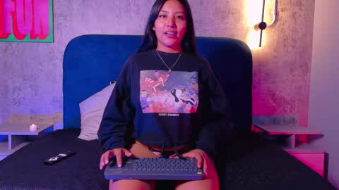 Snapshot of verahfox chatting on 17, 11, 2025 Verah Fox online show from 17, 11, 2025