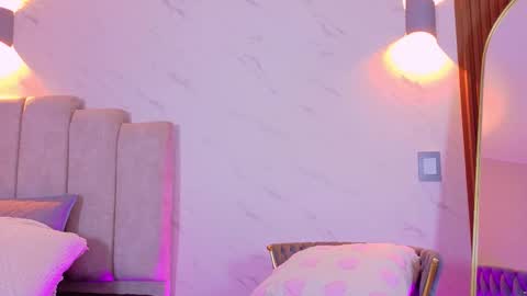 Snapshot of verahfox chatting on 24, 11, 2025 Verah Fox online show from 24, 11, 2025