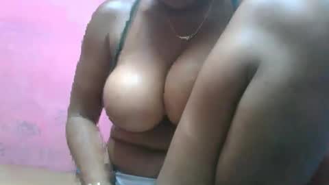 Snapshot of verolla31 chatting on 4, 3, 2026 verolla31 online show from 4, 3, 2026