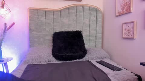 Snapshot of veronaburton chatting on 6, 4, 2026 veronaburton online show from 6, 4, 2026