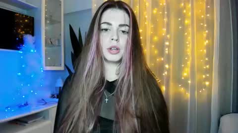 Snapshot of veronarolls chatting on 1, 1, 2025 Lolitalolz online show from 1, 1, 2025