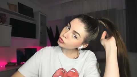Snapshot of veronarolls chatting on 26, 1, 2025 Lolitalolz online show from 26, 1, 2025