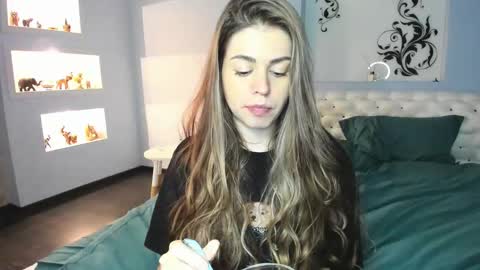 Snapshot of veronarolls chatting on 1, 2, 2025 Lolitalolz online show from 1, 2, 2025