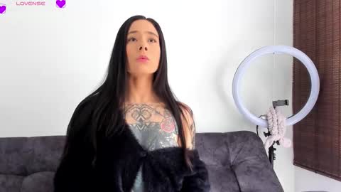 VeronicaTonu online show from 12, 10, 2025