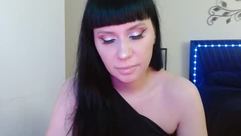 Snapshot of veronika_blak chatting on 27, 11, 2025 Miss Veronika Blak online show from 27, 11, 2025
