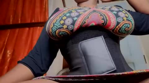 Snapshot of verygoodbadgirl_ebony chatting on 6, 3, 2026 verygoodbadgirl_ebony online show from 6, 3, 2026