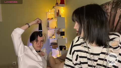 Snapshot of veryraretwins chatting on 6, 1, 2025 veryraretwins online show from 6, 1, 2025