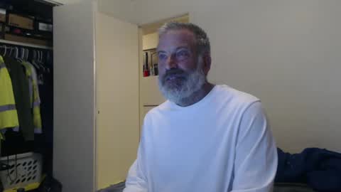 hairy man online show from 24, 1, 2025