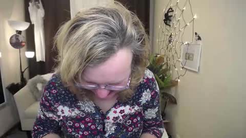 Snapshot of vestawoody chatting on 31, 10, 2025 vestawoody online show from 31, 10, 2025