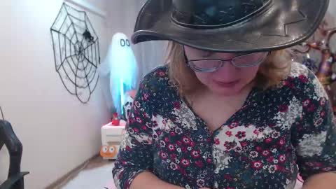 Snapshot of vestawoody chatting on 2, 11, 2025 vestawoody online show from 2, 11, 2025