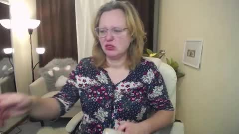 Snapshot of vestawoody chatting on 17, 11, 2025 vestawoody online show from 17, 11, 2025