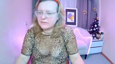 Snapshot of vestawoody chatting on 27, 11, 2025 vestawoody online show from 27, 11, 2025