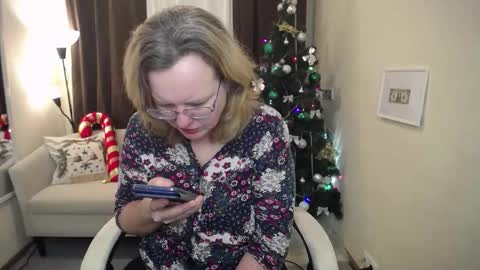 Snapshot of vestawoody chatting on 2, 12, 2025 vestawoody online show from 2, 12, 2025