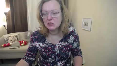 Snapshot of vestawoody chatting on 14, 12, 2025 vestawoody online show from 14, 12, 2025