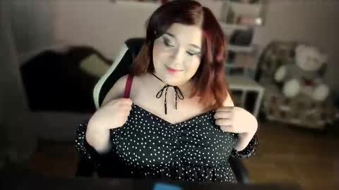 Snapshot of vi__vixen chatting on 8, 11, 2025 Vi Vixen online show from 8, 11, 2025