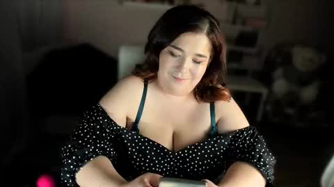 Snapshot of vi__vixen chatting on 19, 12, 2025 Vi Vixen online show from 19, 12, 2025