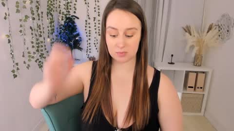 Snapshot of via_lattea_ chatting on 14, 12, 2024 Camilla online show from 14, 12, 2024