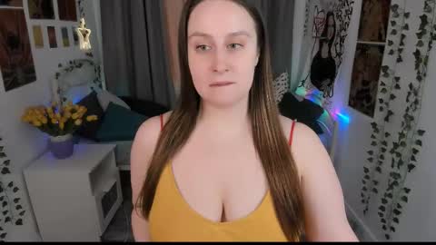 Snapshot of via_lattea_ chatting on 5, 3, 2025 Camilla online show from 5, 3, 2025