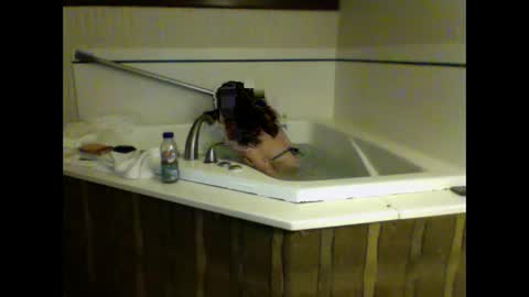 viaaann12 online show from 8, 11, 2025