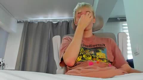 Snapshot of vibemygirl chatting on 6, 11, 2025 vibemygirl online show from 6, 11, 2025