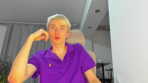 Snapshot of vibemygirl chatting on 10, 11, 2025 vibemygirl online show from 10, 11, 2025